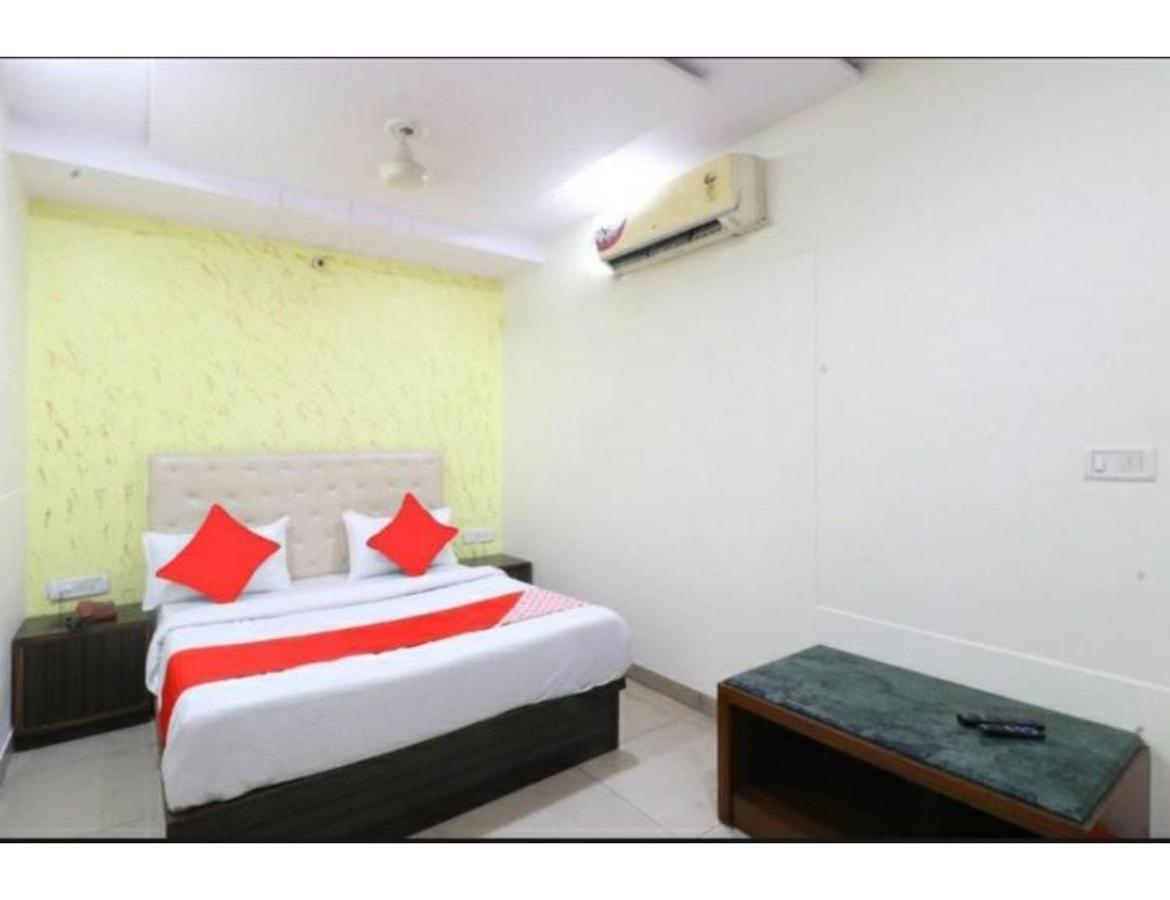 Hotel Kirandeep Agra Агра Екстер'єр фото